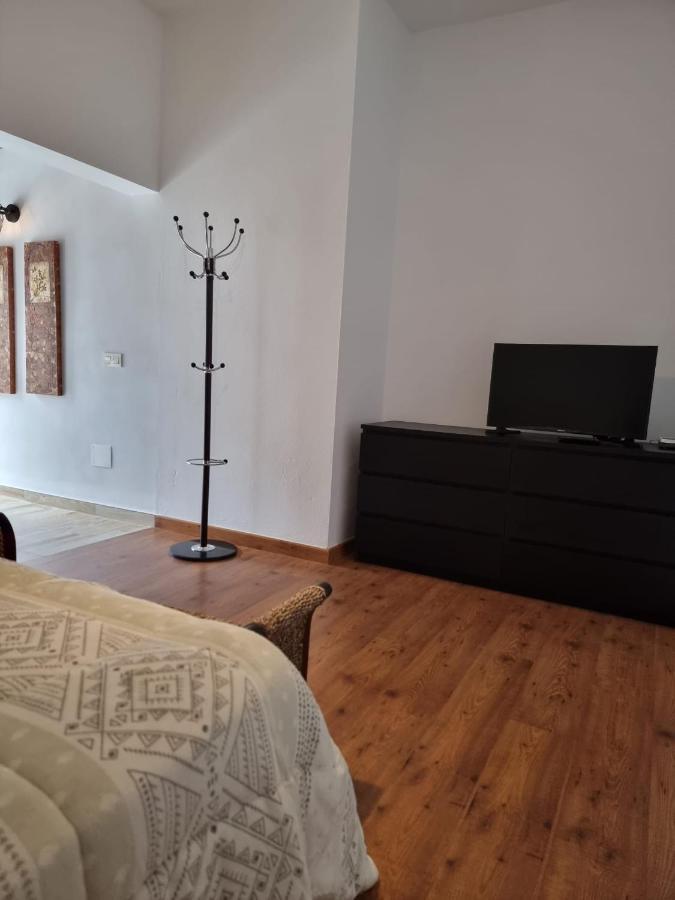 Alunita & Pirita, Habitacion Con Jardin, Terraza Y Wifi En Zona Tranquila Y Centrica Nazaret Kültér fotó
