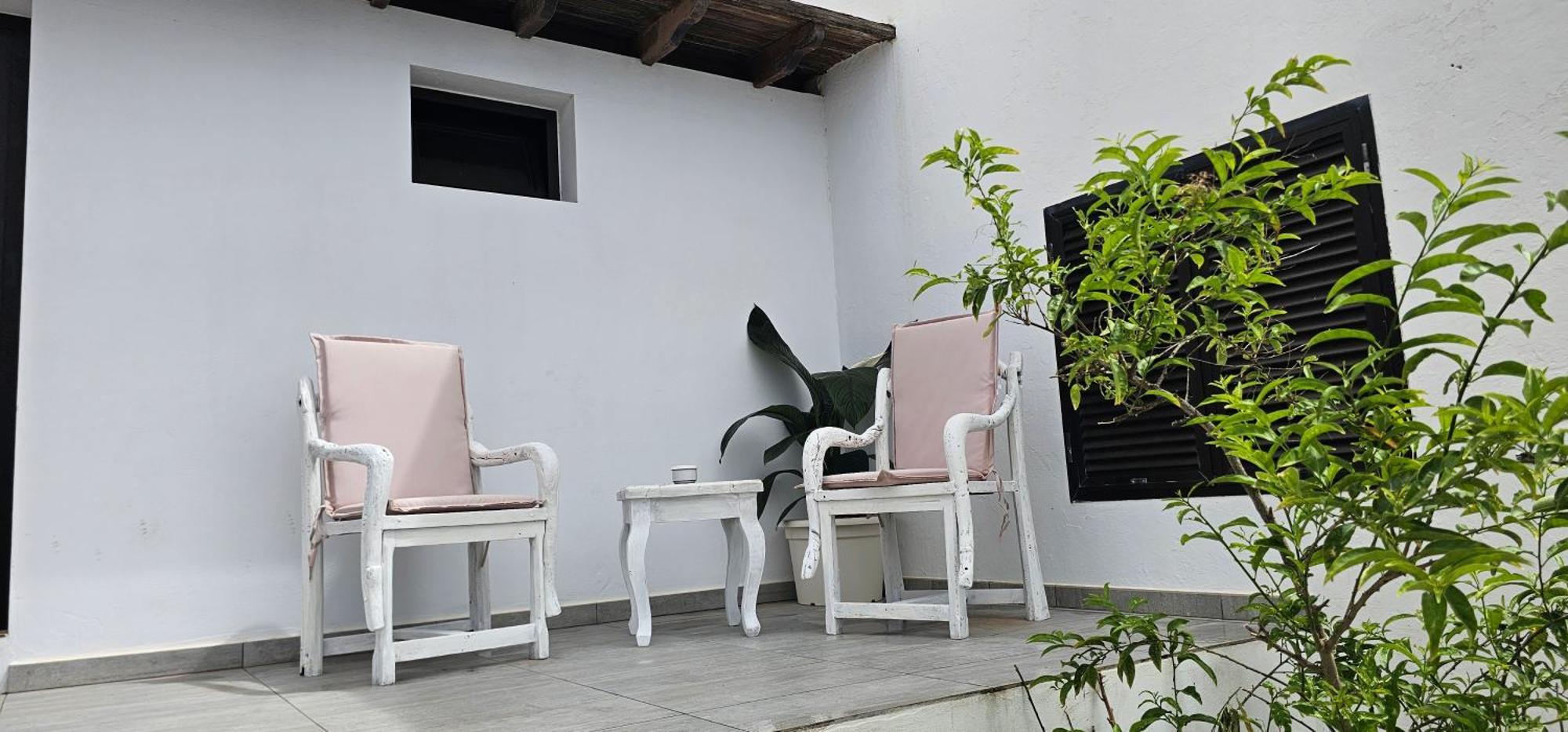 Alunita & Pirita, Habitacion Con Jardin, Terraza Y Wifi En Zona Tranquila Y Centrica Nazaret Kültér fotó